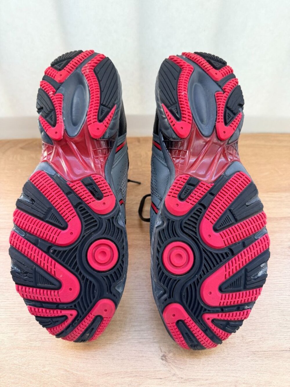Fila Memory Foam Coolmax Athletic Sneakers Gray Red Men’s Size 9.5 - Picture 7 of 15